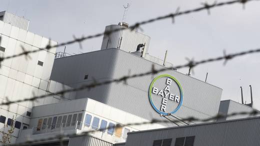 Bayer indemnizará con más de 227 mmdp a afectados por herbicida en EU