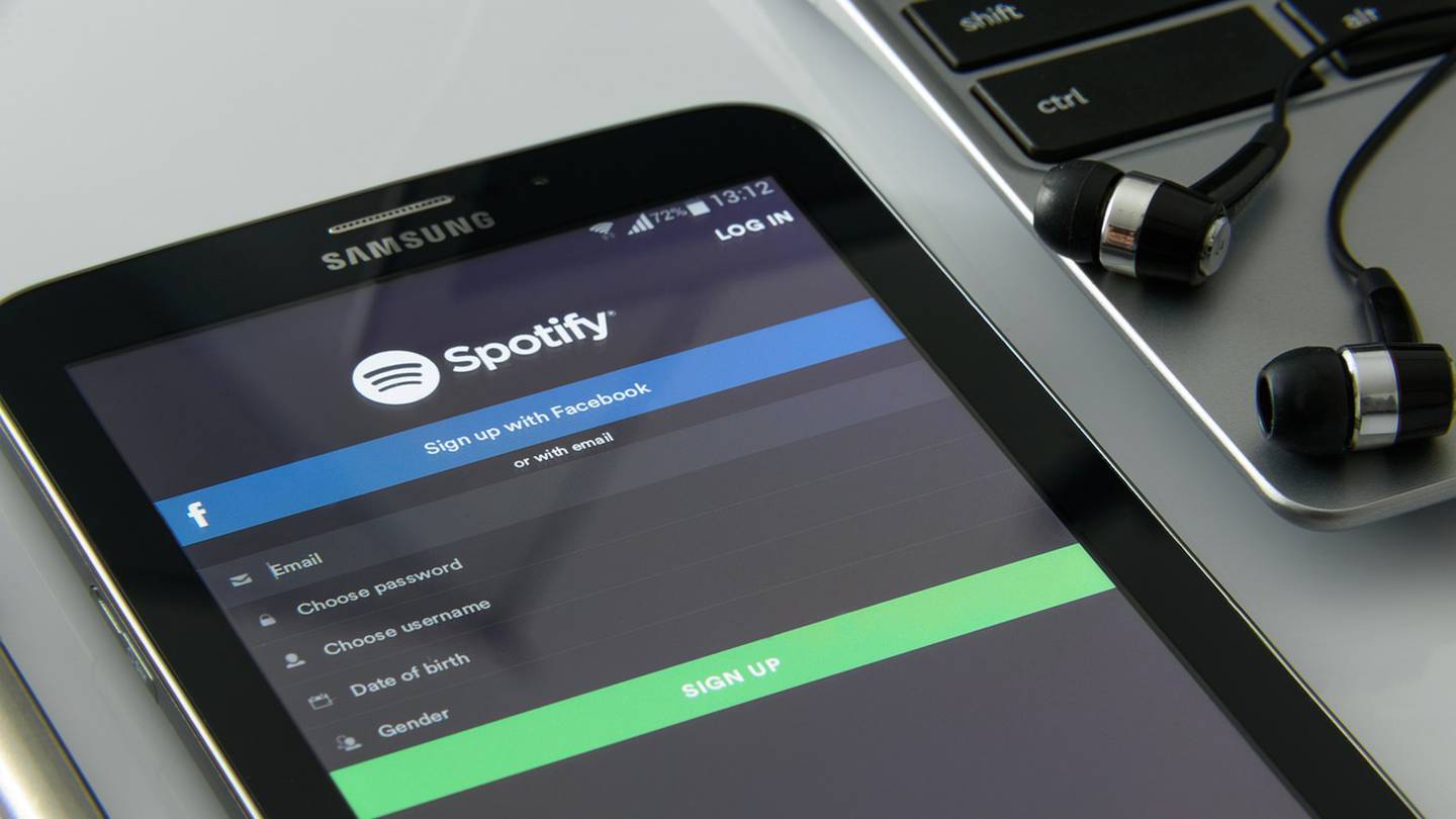 Spotify elimina fraude musical hecha por Inteligencia Artificial