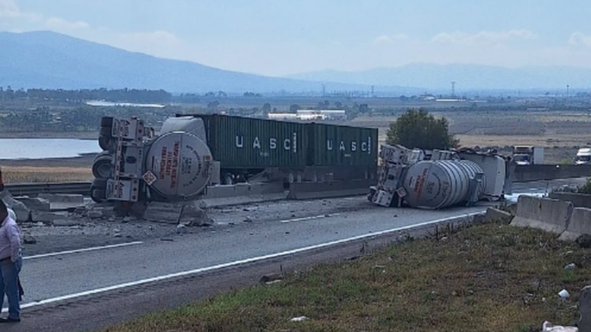 ¿Qué pasó en la autopista México-Querétaro? Circulación estuvo cerrada 16 horas por volcadura en Arco Norte