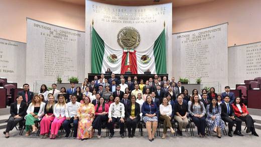 Congreso de Veracruz congela iniciativas sobre mujeres y diversidad sexual