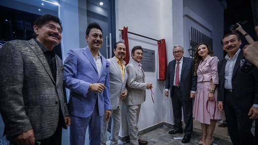 Ruben Rocha Moya inaugura el Museo de Los Tigres del Norte en Mocorito