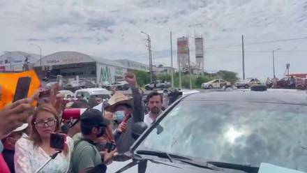 CNTE bloquea a AMLO en Chiapas