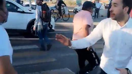 ¿Qué pasó en Vía Atlixcáyotl? Pleito entre conductores y ciclistas genera caos en la avenida
