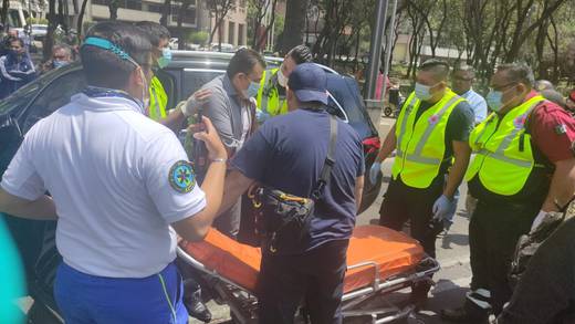 CDMX: automovilista es baleado en Paseo de la Reforma