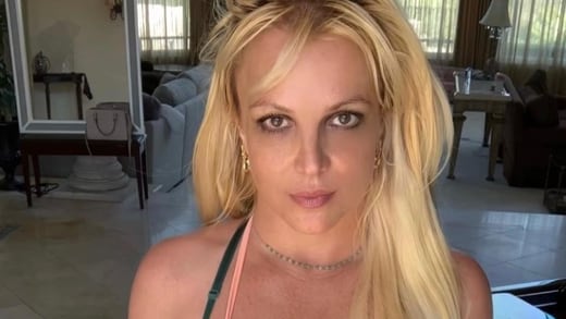 Britney Spears se paseó desnuda por un hotel de lujo y terminó siendo corrida por “incomodar”