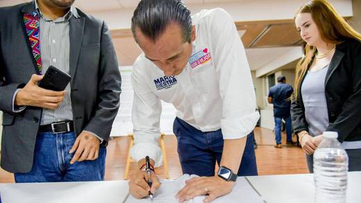 Mario Riestra es el primer candidato a Ayuntamiento de Puebla en firmar compromisos por sustentabilidad