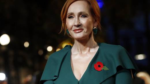 J.K. Rowling es borrada de una escuela en Reino Unido