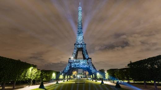 Torre Eiffel se ilumina con hidrógeno renovable