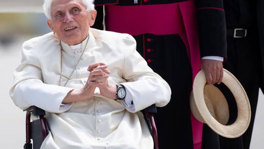 Benedicto XVI ¿Papa emérito o encubridor?