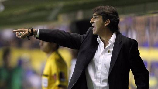 Federación Boliviana de futbol publica anuncio para buscar técnico nacional