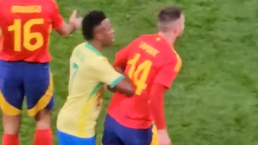 Captan a Vinícius Jr. agrediendo por la espalda en el Brasil vs España; fans lo revientan por provocador