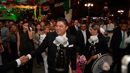 Ricardo Gallardo viste de Charro en celebraciones de la Independencia de México