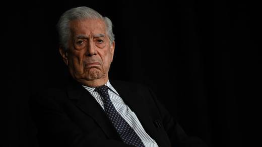 Mario Vargas Llosa dice que países sin libertad de expresión buscan el comunismo