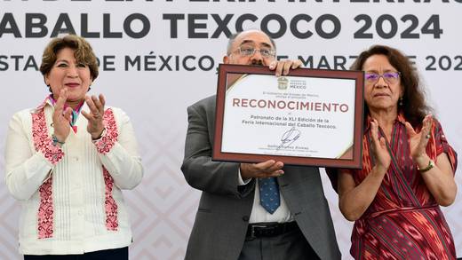 Delfina Gómez asiste a inauguración de la Feria Internacional del Caballo de Texcoco