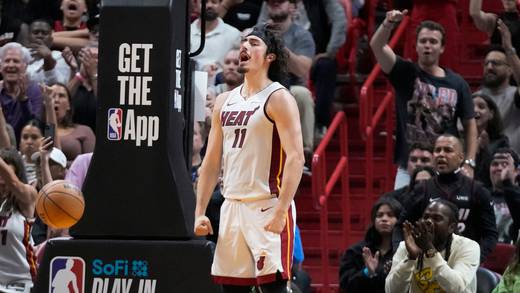 La brutal noche de Jaime Jáquez Jr. para llevar al Miami Heat a los playoffs de la NBA