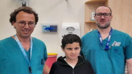 Increíble: Médicos de Israel unen cabeza a niño de Palestina decapitado tras accidente