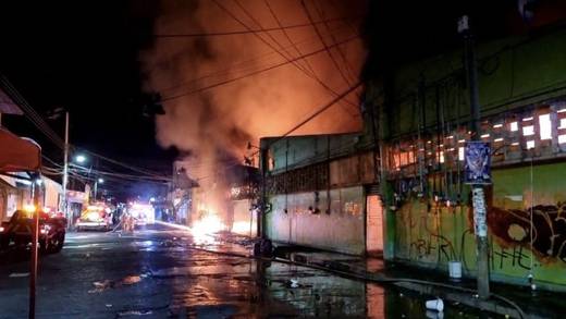 VIDEO: Incendio en mercado Hermenegildo Galeana de Cuautla, Morelos, acaba con el 70% de los locales