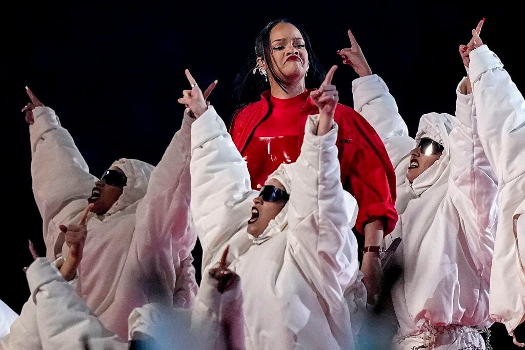 Rihanna embarazada y el icónico bolso Speedy: la primera campaña