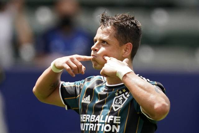Liga MX BR 🇲🇽 on X: Carlos Vela e Chicharito Hernández estão no Top-10  dos maiores overall da MLS no FIFA 22. Vela é o melhor com 83 e Chicharito  é o 9° com 78. / X