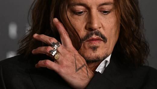 Johnny Depp se fractura el tobillo y tristemente reagenda 3 conciertos