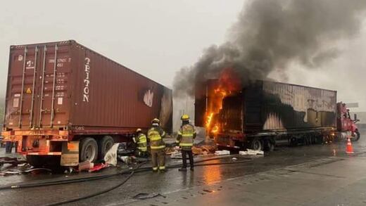 ¿Qué pasó en la autopista Saltillo-Monterrey hoy 22 de abril? Cierre suma casi 10 horas por choque e incendio de tráileres