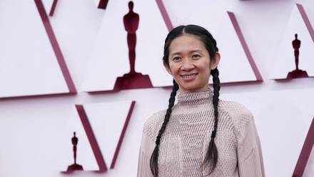 Chloe Zhao en los Oscar 2021