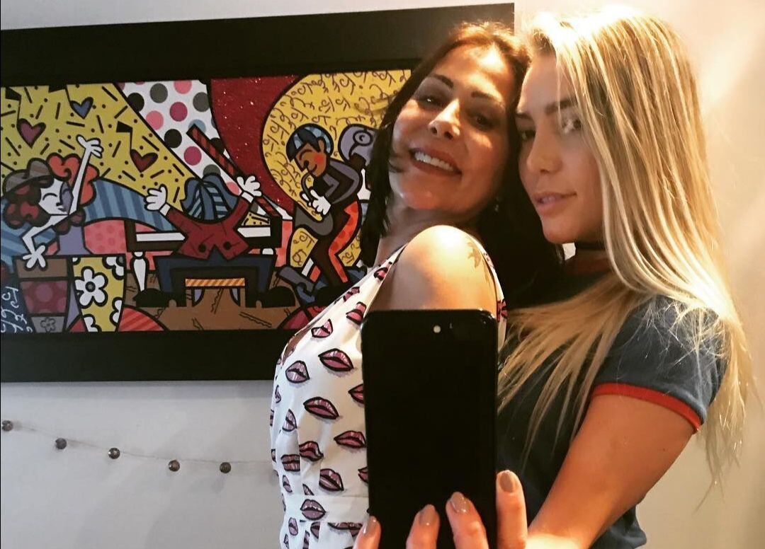 Alejandra Guzmán dejó a Frida Sofía por un lanchero: Gloria Izaguirre