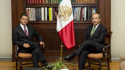 Enrique Peña Nieto y Felipe Calderón