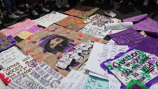 Niña diputada exige justicia para las víctimas de feminicidio en México