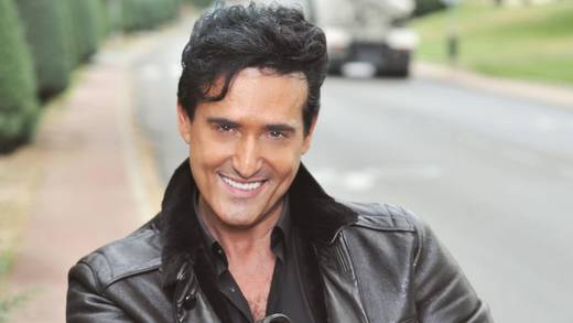 Carlos Marín, cantante de Il Divo, se vacunó contra Covid-19 en México