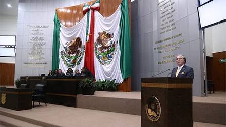 Como un asunto impostergable y de trascendencia histórica calificó estas reformas constitucionales, el diputado Glafiro Salinas Mendiola, Presidente del Congreso tamaulipeco.