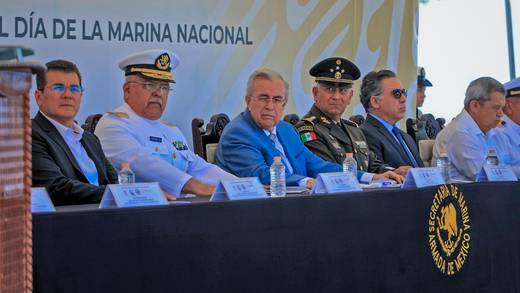 Rubén Rocha encabeza la conmemoración del Día de la Marina