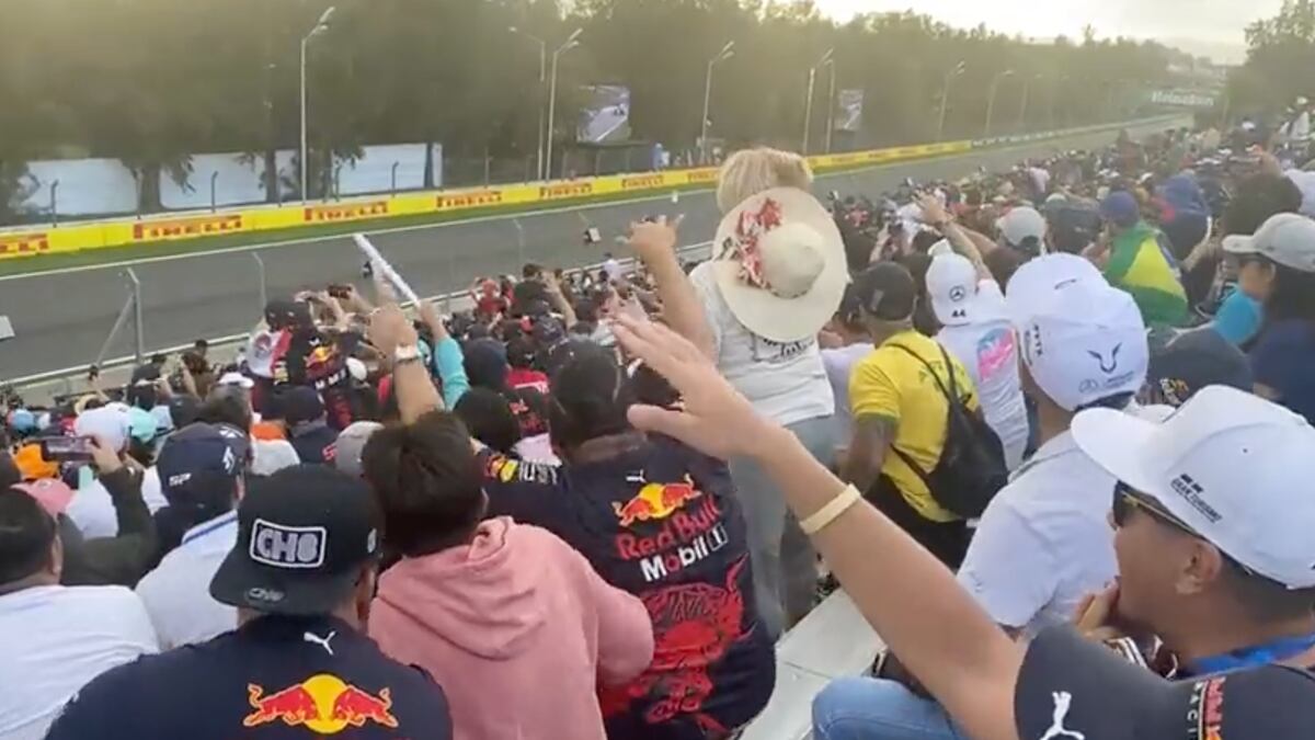 Fans mexicanos lanzan el grito homofóbico a Max Varstappen en Gran Premio de México