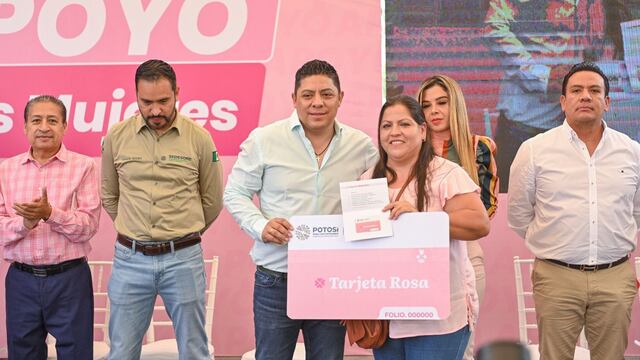 Ricardo Gallardo inaugura clínica rosa