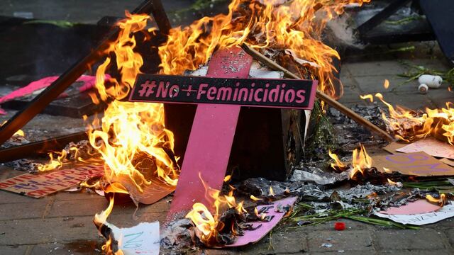 Cientos de mujeres oaxaqueñas marcharon este 8 de marzo, Día Internacional de la Mujer, para exigir justicia y acciones al estado contra la violencia feminicida