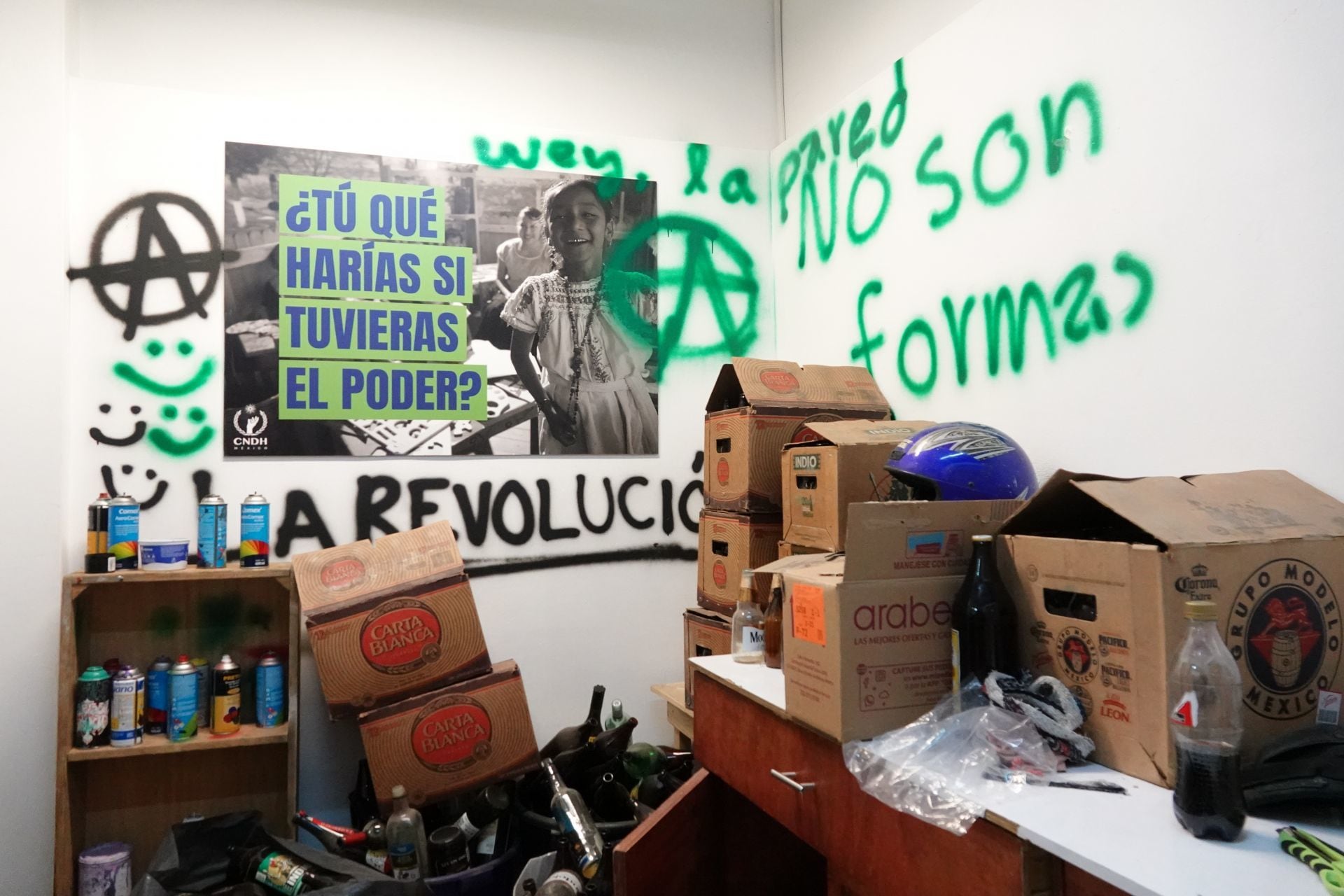 Instalaciones de la CNDH tras toma Okupa Cuba
