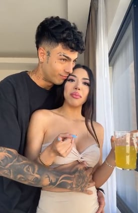 Yeri Mua y Naim Darrechi.