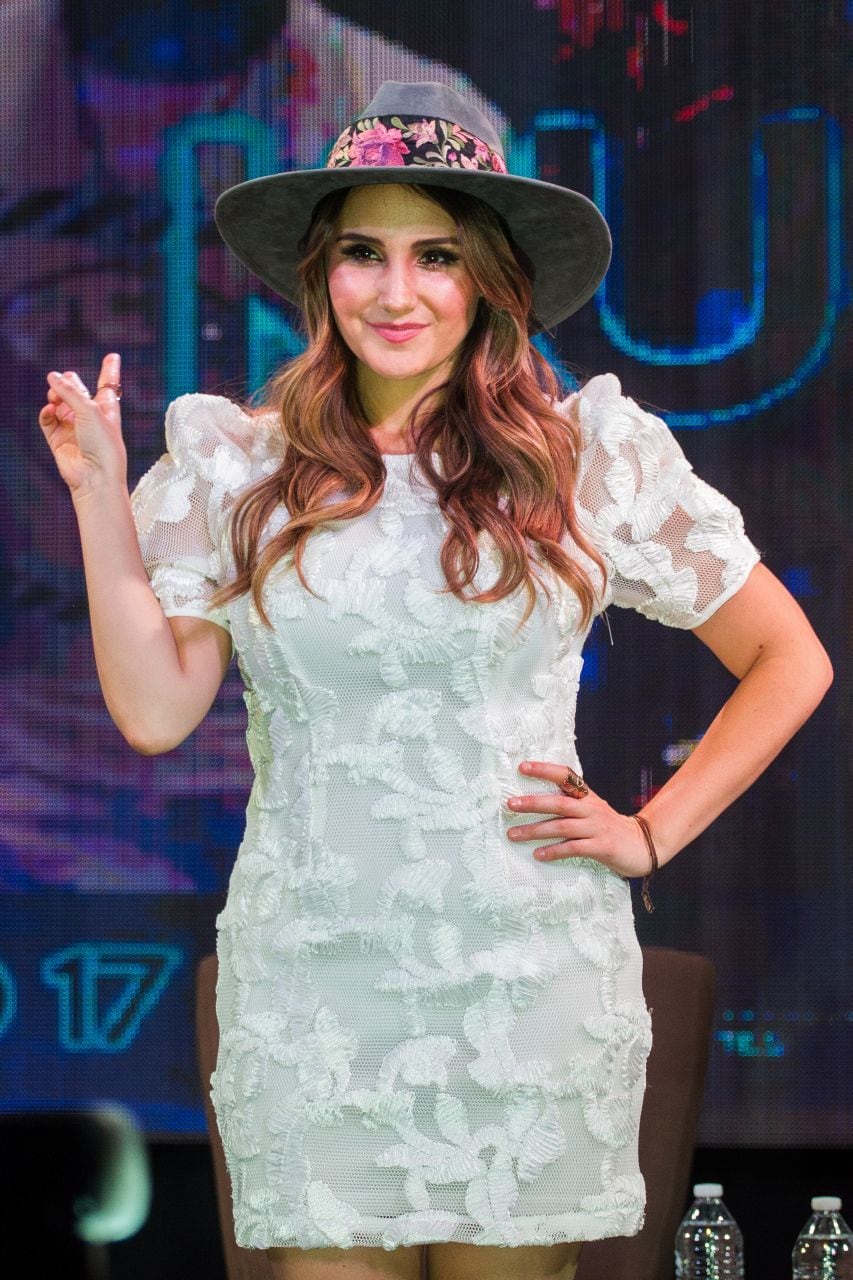 Dulce María, cantante.