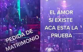 Pide matrimonio a bailarina de table dance