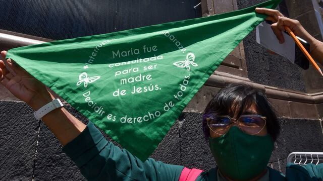 Protesta por el aborto legal en el Congreso del Edomex