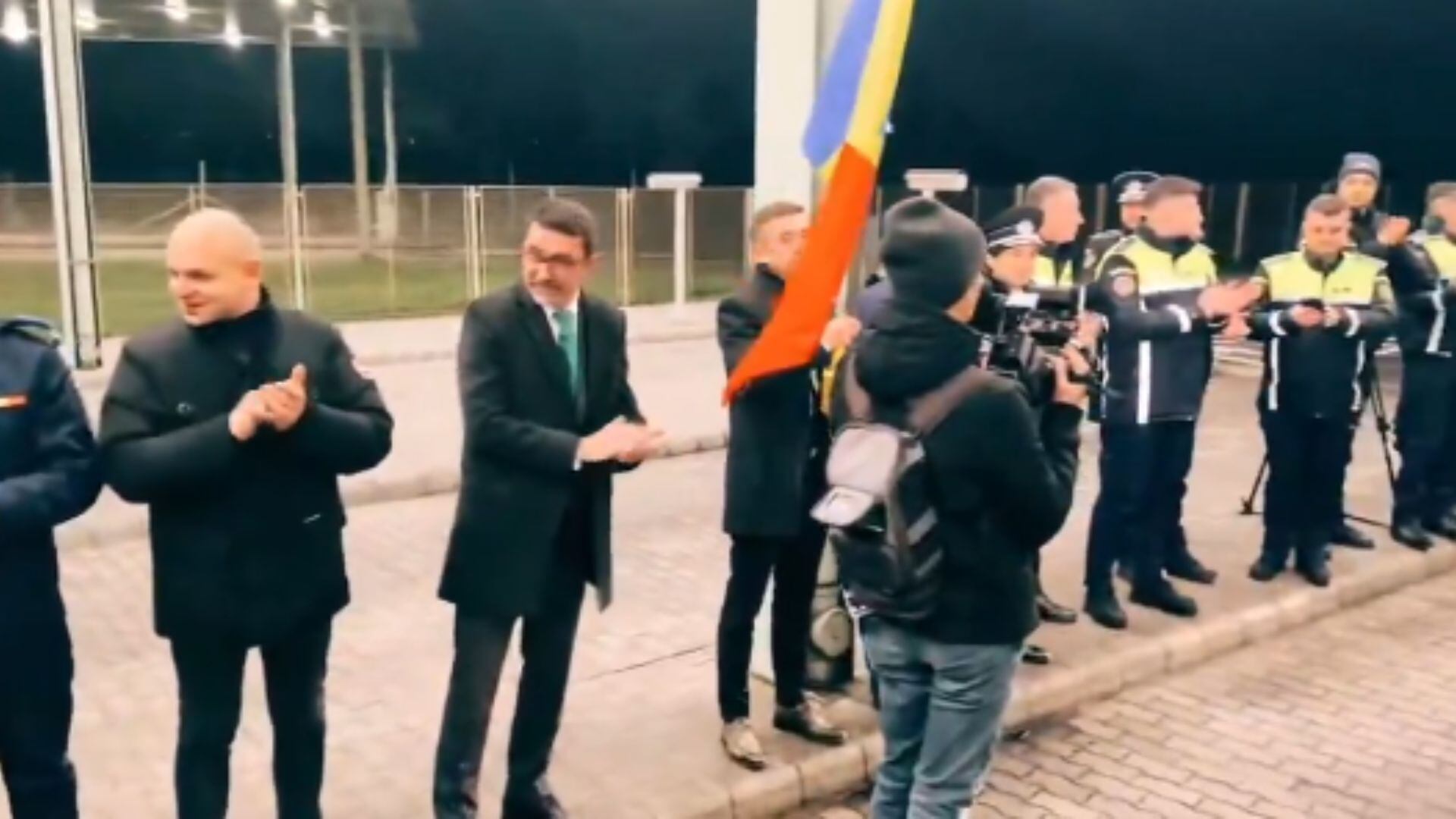 VIDEO: El primero en cruzar a Rumania tras entrar a Espacio Schengen de la Unión europea no fue un humano