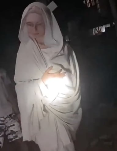 extraña mujer en Israel