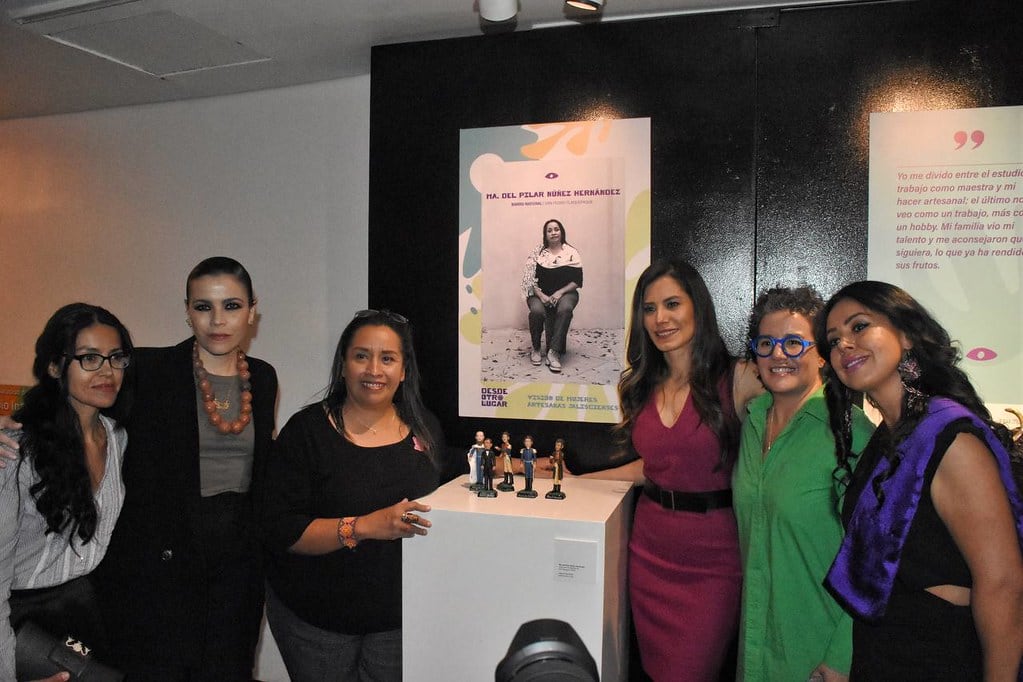 Verónica Delgadillo inaugura exposición de mujeres artesanas en Jalisco.