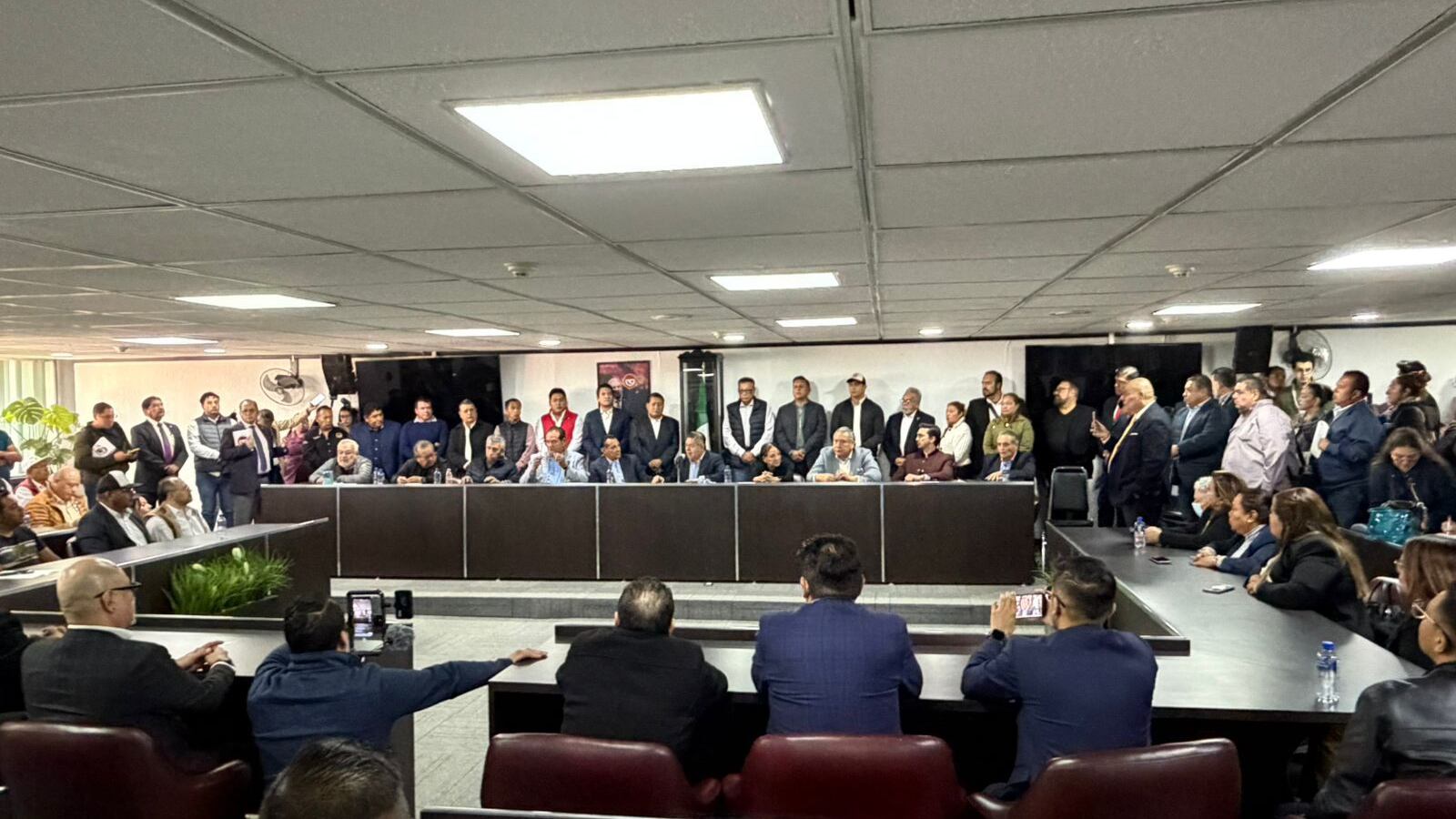 Fernando Salgado Delgado se lanza por la dirigencia de la CTM