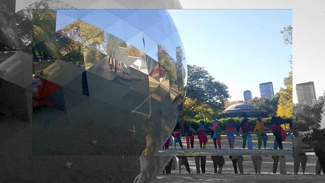 La obra consta de una esfera formada por 1.860 triángulos de espejos que mide 6.371 milímetros, para recordar el radio medio de la Tierra, de 6.371 kilómetros.