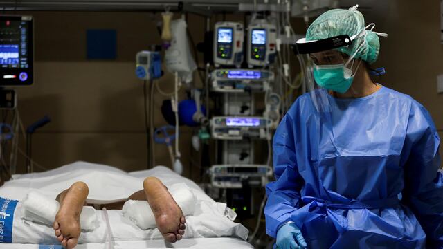 Paciente con Covid-19 boca abajo