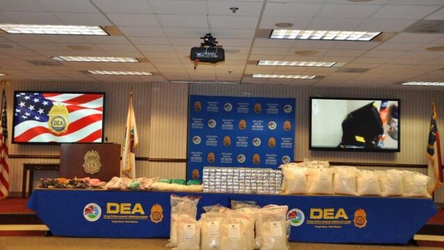 DEA localiza laboratorios y metanfetamina.