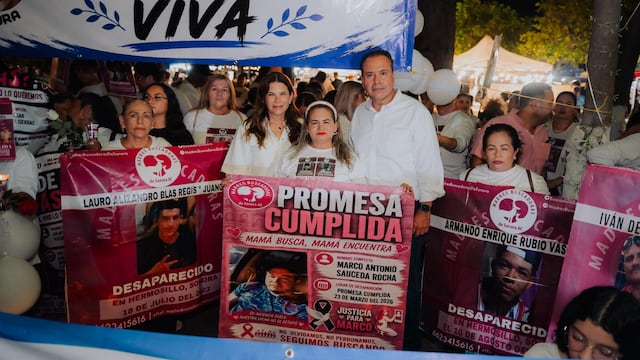 Toño Astiazarán entrega Plaza de las Buscadoras en Hermosillo