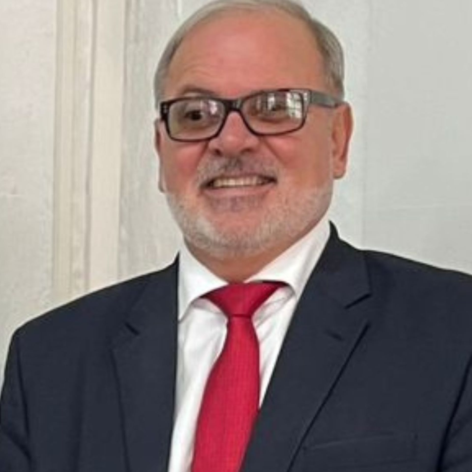 ¿Quién es Eugenio Martínez Enríquez? Embajador de Cuba