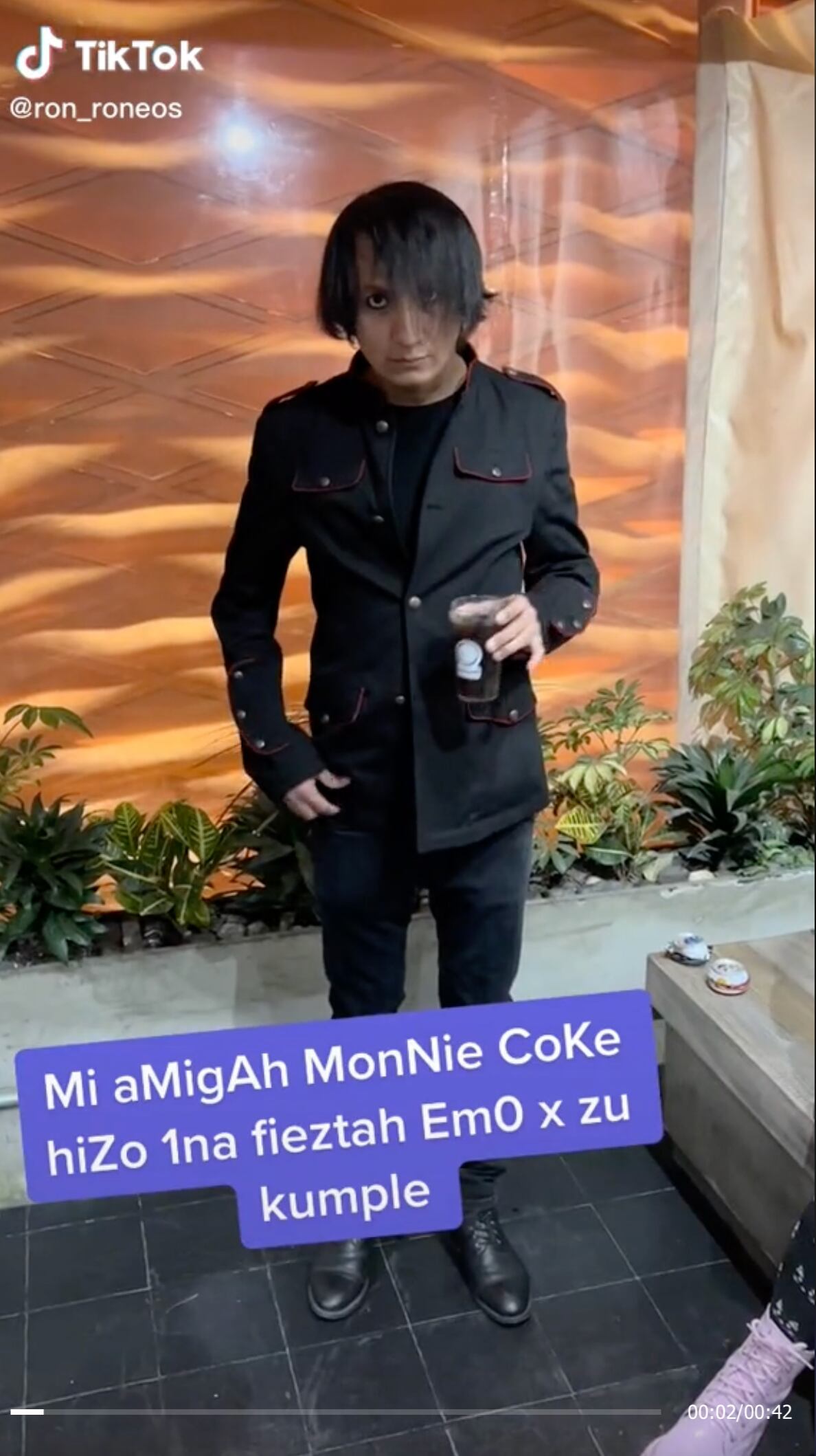 ¿Triste por My Chemical Romance? Organizan fiesta emo para celebrar a su amiga